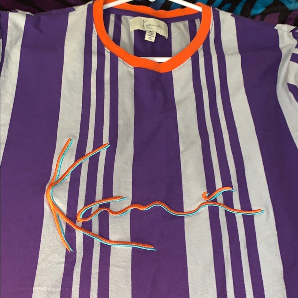 A oversized tee shirt either for a man or a woman